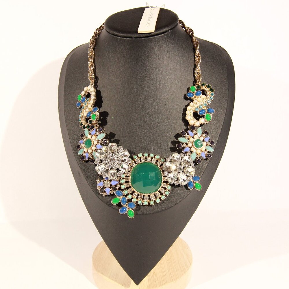 NWT Ann Taylor Gold Tone Rhinestone Necklace - Picture 6 of 11